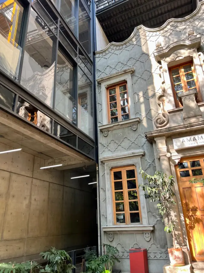 Fachada del edificio de Infoclipp en la colonia Roma Norte